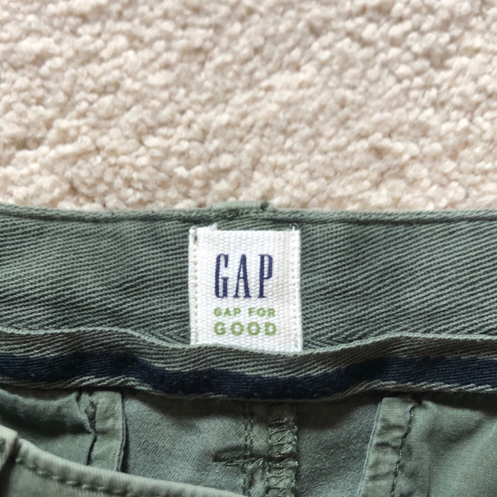 Gap girlfriend chino. Olive green and navy.